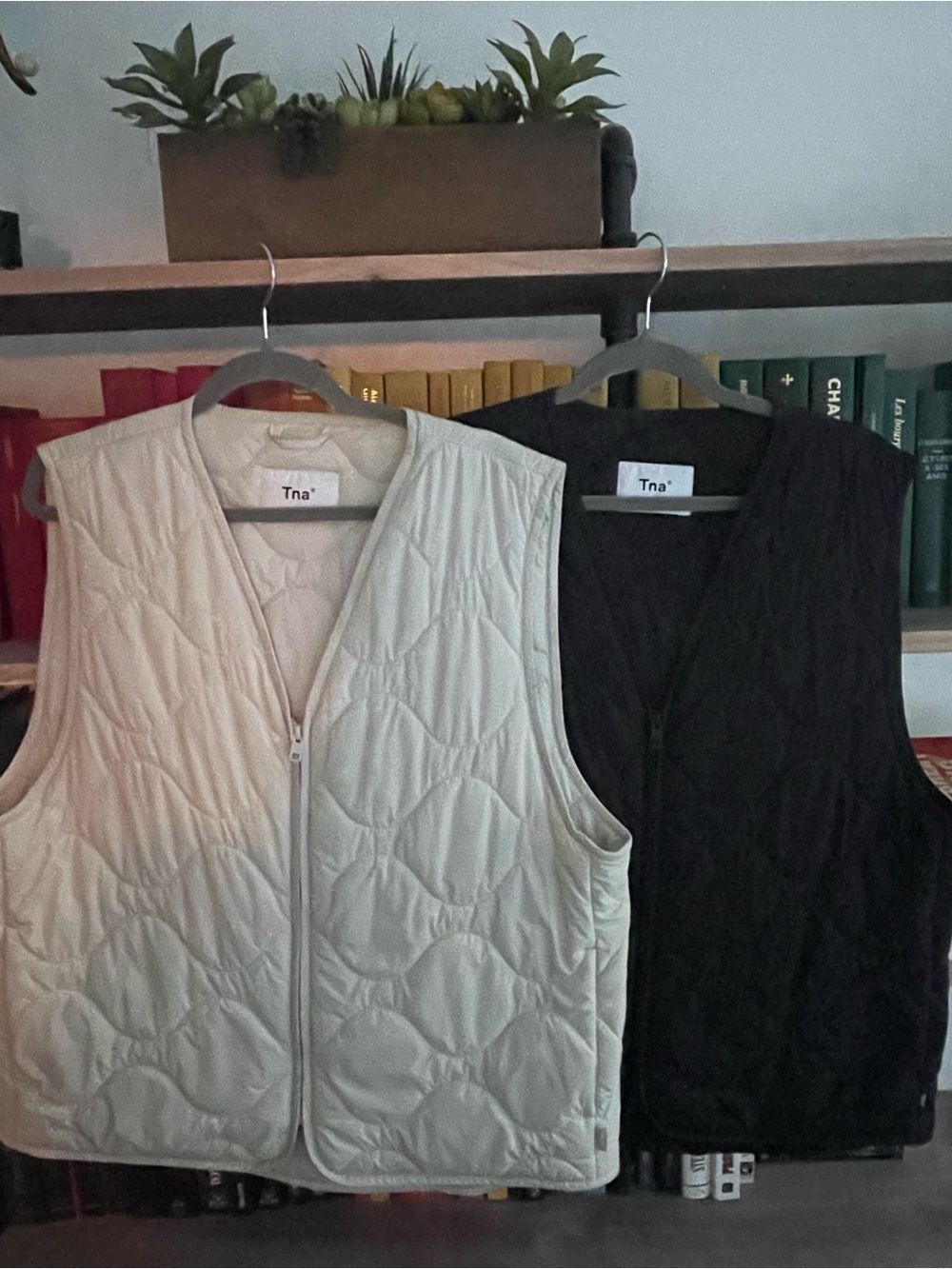 Aritzia Quilted TNA Vest in Black and Cream